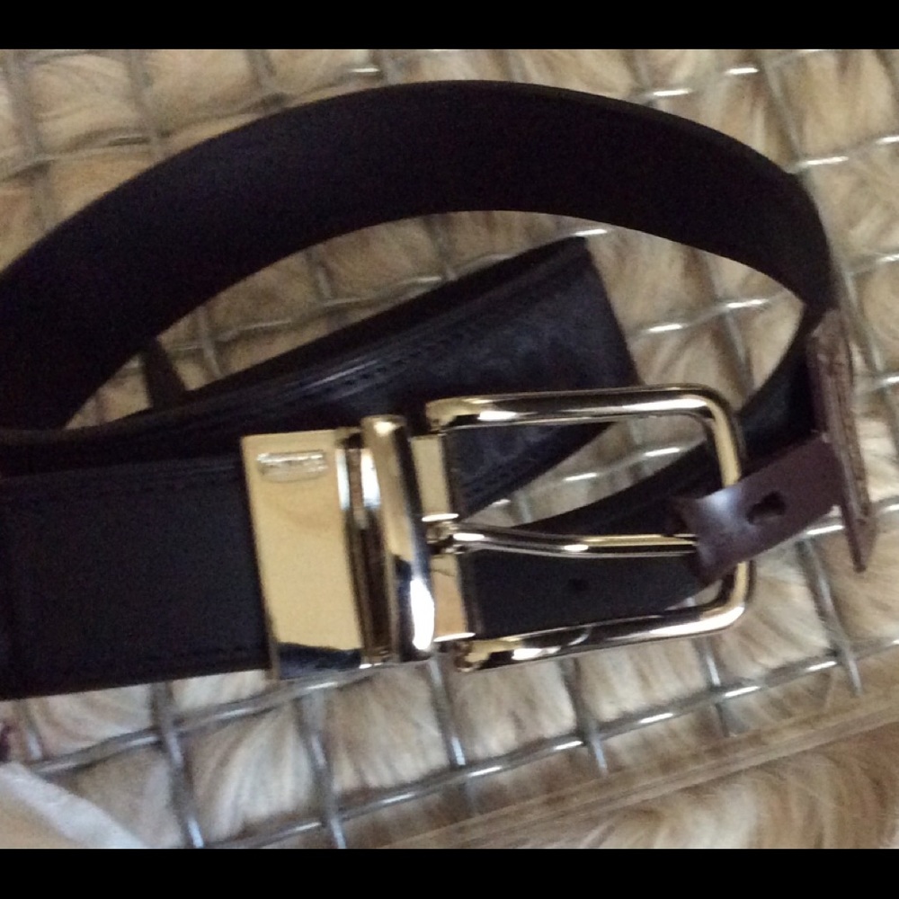 Authentic New w/tag signature coach belt